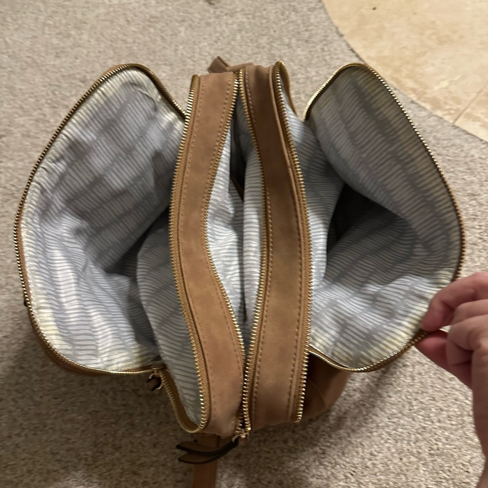 Faux suede woven design purse - Picture 4 of 6